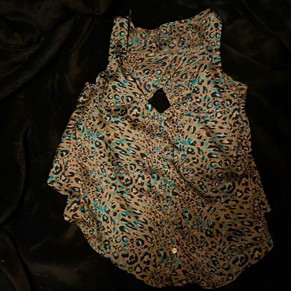Tops - Turquoise leopard silk open back shirt